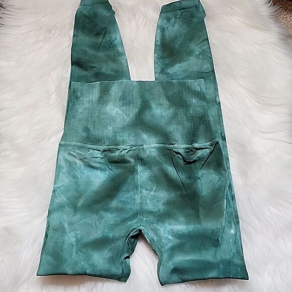 NWOT Green Tie Dye Free People Movement Leggings Size XS/S - Picture 3 of 3